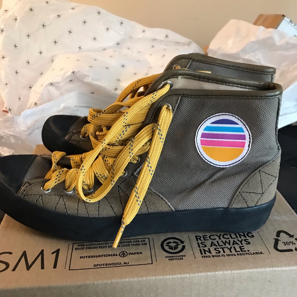 Fronteer high top sneakers